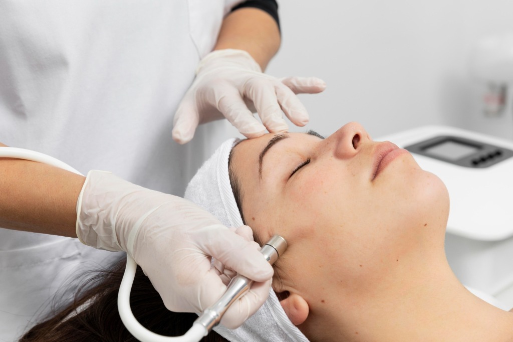 Layanan Facial Diamond Eksfoliasi ENS Skin Specialist